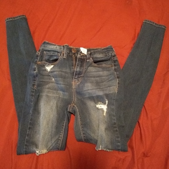 High Rise Distressed Jegging - Picture 3 of 4